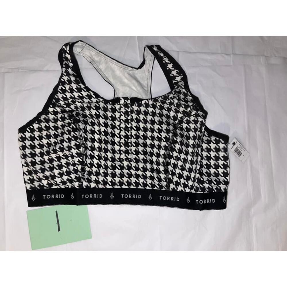 Torrid size 1 or 1x Henley scoop neck black white bralette
